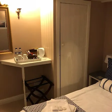 Bed & Breakfast Bramblewick 3*